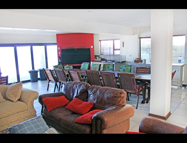 8 BEDROOM HOUSE FOR SALE IN DANA BAY